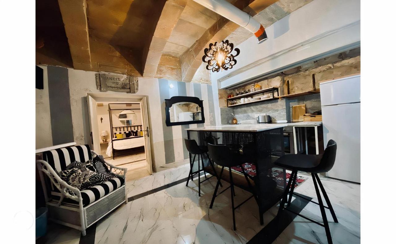 דירות Charming Townhouse Prime Area ואלטה מראה חיצוני תמונה