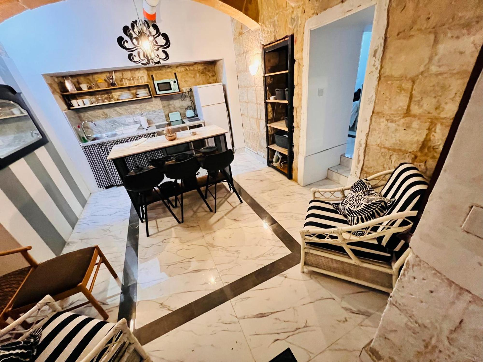 דירות Charming Townhouse Prime Area ואלטה מראה חיצוני תמונה
